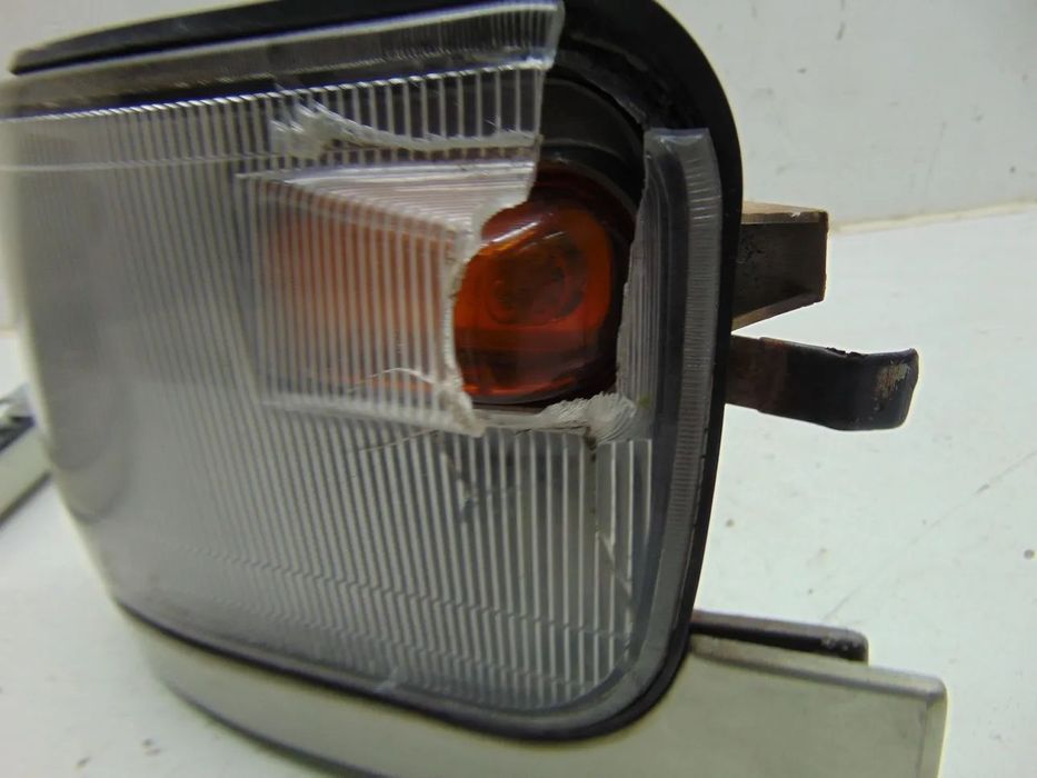 Mitsubishi L300 farolins frente usado em bom estado