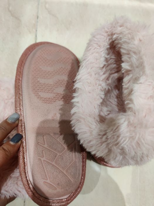 Pantufas bota da Disney com estampado da Minnie, tamanho 32/33