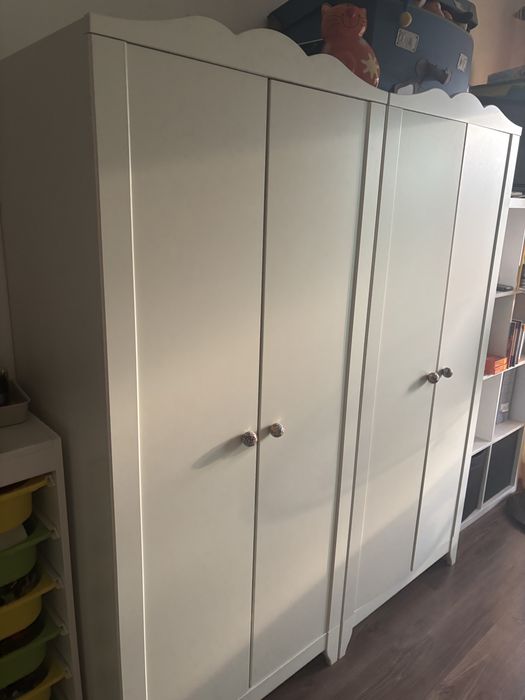 2 roupeiros de crianca IKEA em branco, estimados, como novos