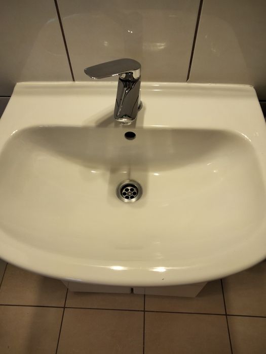 Sprzedam komplet lub osobne elementy mebli do łazienki.