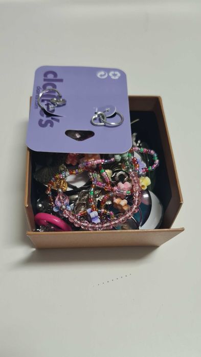 Lote Bijuteria para DIY / Manualidades / Loisirs Créatifs (Com Caixa)