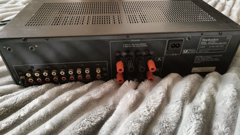 Amplifier Techniks SU-V560 550 W