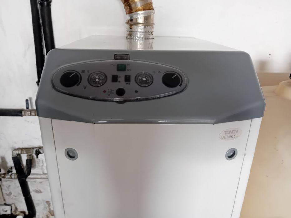 Caldeira Totton Venice a gasóleo com oferta de depósito de 1000 litros