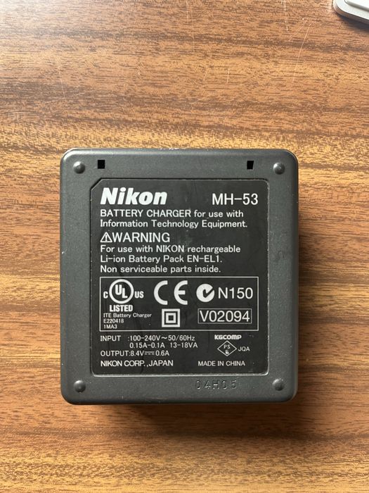 Carregador Nikon MH-53 com bateria li-ion 680mAh