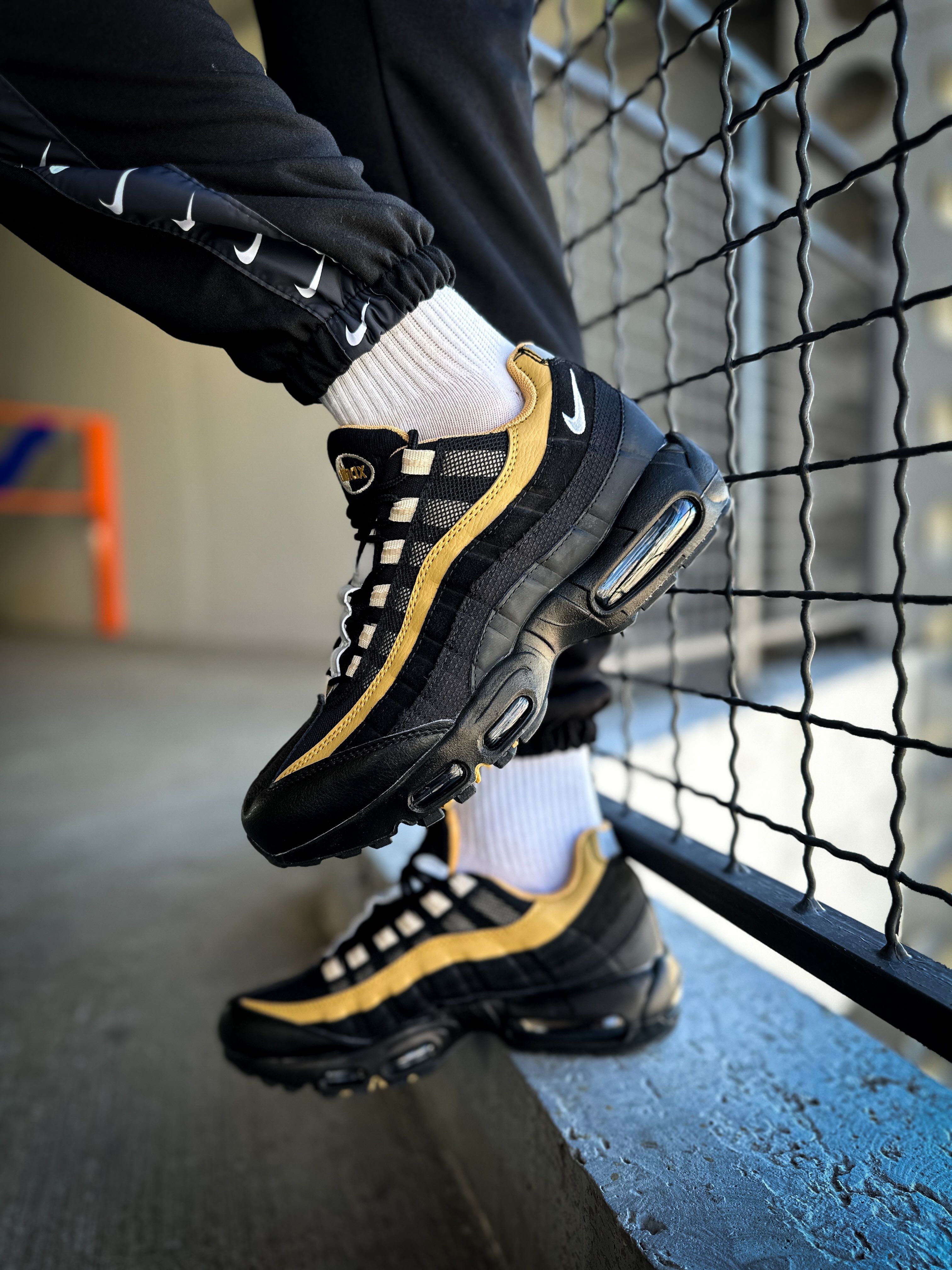 Air max elemental gold hotsell