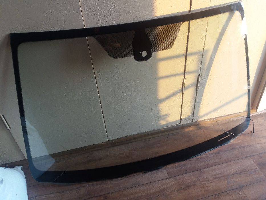 Лобовое стекло Avensis (2008) Pilkington