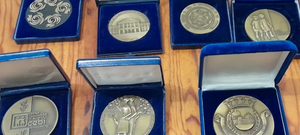Medalhas comemorativas em bronze