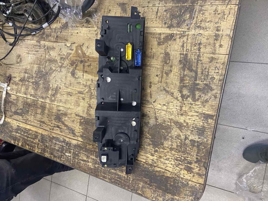 Панель приладів  NISSAN PRIMERA P12