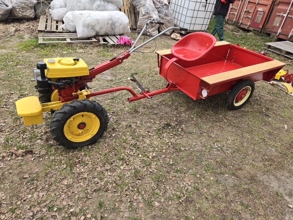 Traktorek Terra Vari