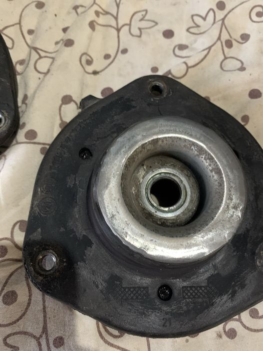 Продам передню стойку амортизатор фольцваген Кади та опори стоєк