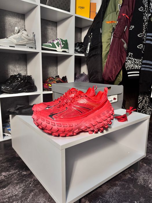 Кроссовки Balenciaga Defender Red