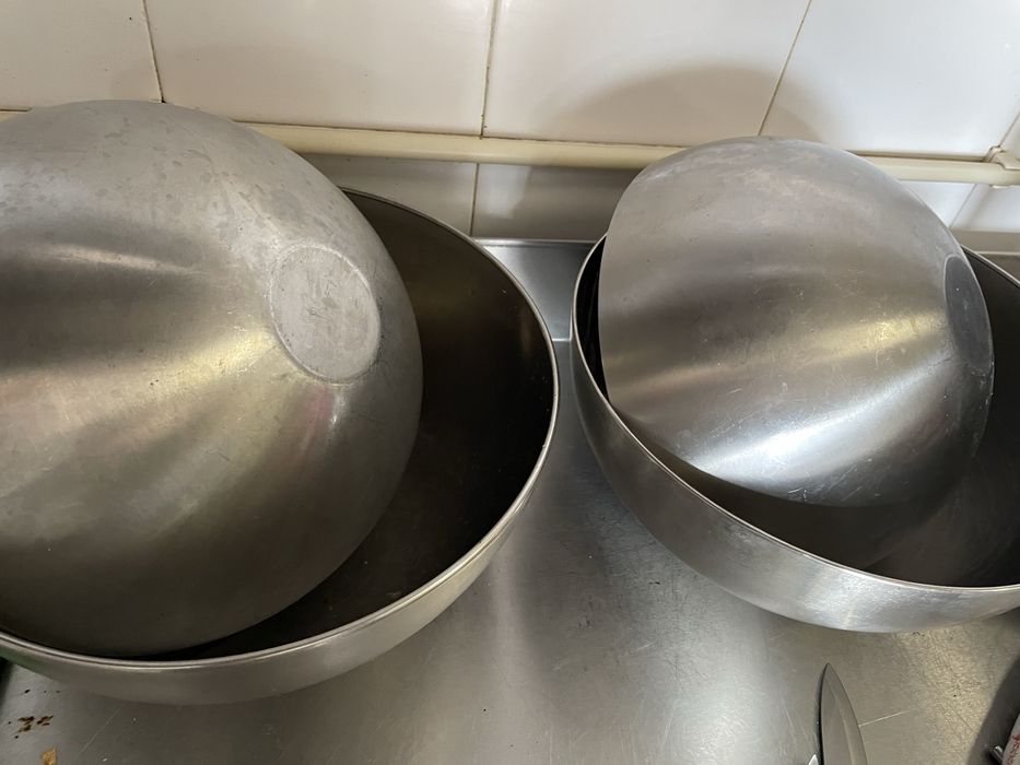 tigelas/stainless bowls industriais, típicas de cozinha profissional