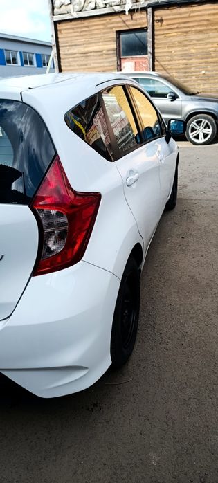 Nissan versa note 2017