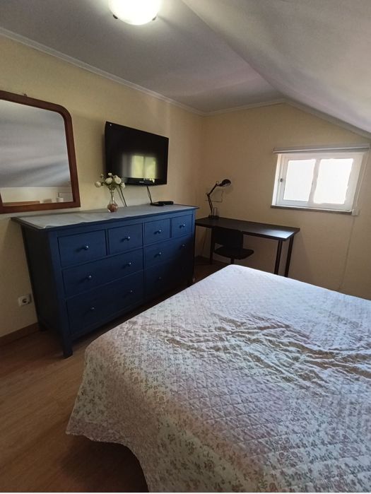 Alugo quarto na Ajuda, perto faculdades