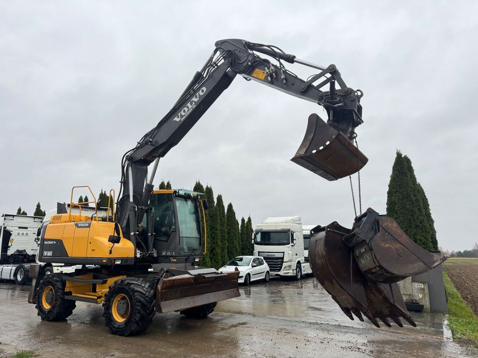Volvo EW160D KOPARKA KOŁOWA // PODPORY PŁUG / LEMIESZ // 4 ŁYŻKI