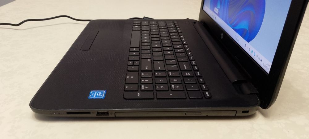 Laptop HP 250 G4 SSD i3 5th Win11 gwarancja.