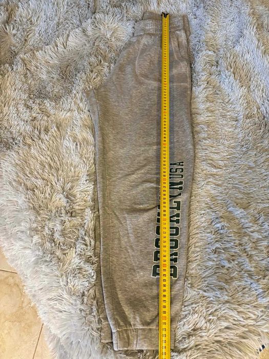 Bershka spodnie dresowe firmy r. M