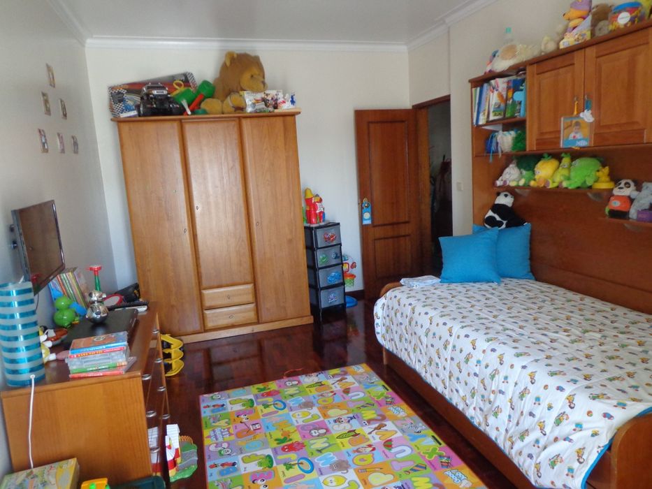 Estudio juvenil madeira pinho mel