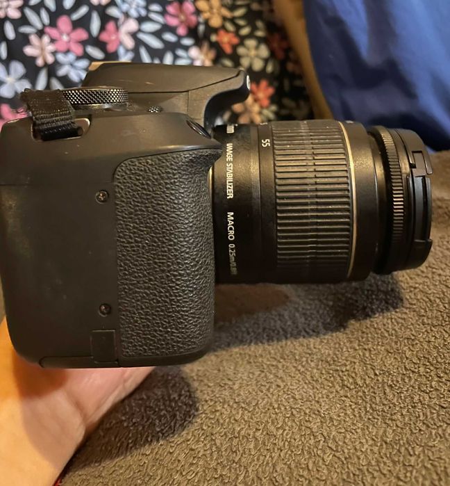 Vendo maquina fotográfica canon 2000D