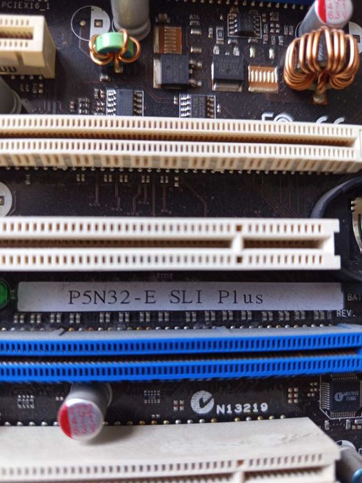 Płyta główna ASUS P5N32-E Sli socket Lga 775 DDR2 z procesorem