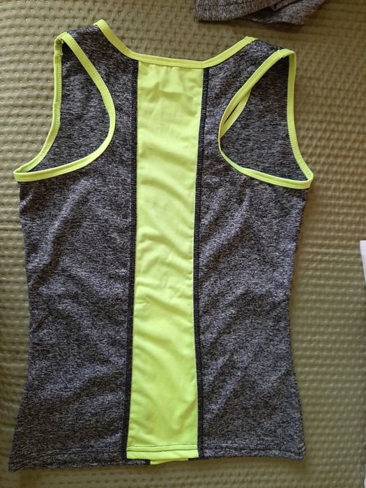 Komplet  ubrań  sportowych w roz  S