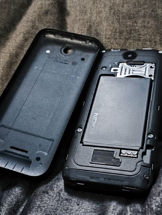 Telefon komórkowy Nokia 225 Dual SIM 3G czarny micro-usb