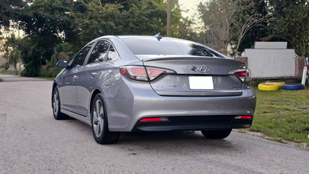 Hyundai Sonata Hybrid Limited      2017