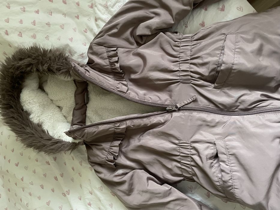 Зимова куртка на дівчинку