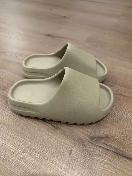 Yeezy Slide Pure Łańcut •