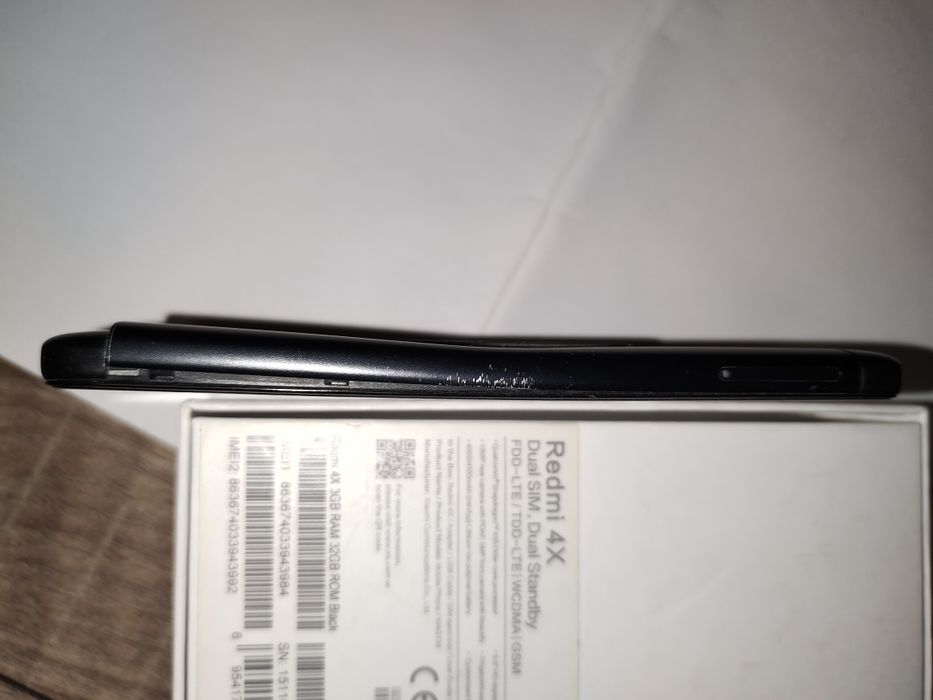 Мобільний телефон Xiaomi Redmi 4X 3/32GB