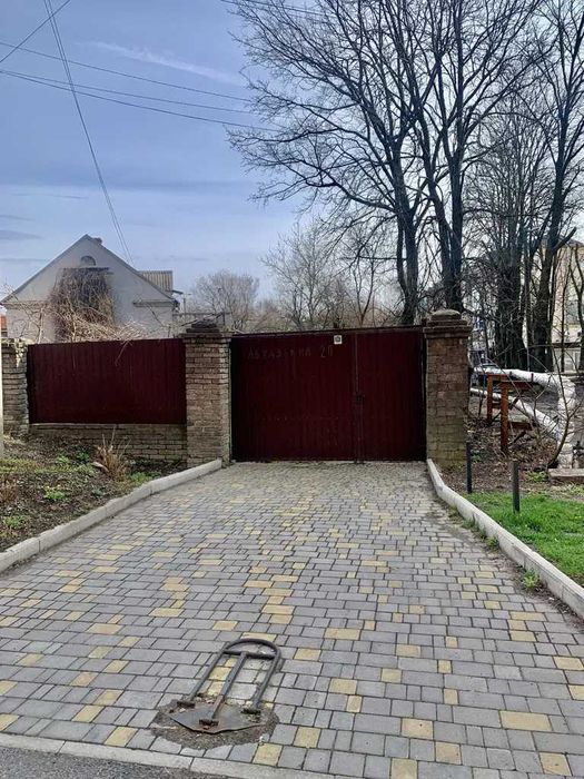 Пародам  дом с земельным участком 9 соток на проспекте Гагарина