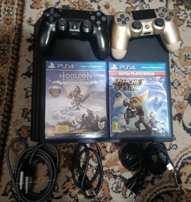 Продам игровую приставку Sony PlayStation 4 Pro 2Tb. За 9000