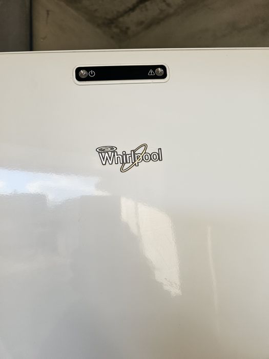 Морозильна камера Whirlpool
