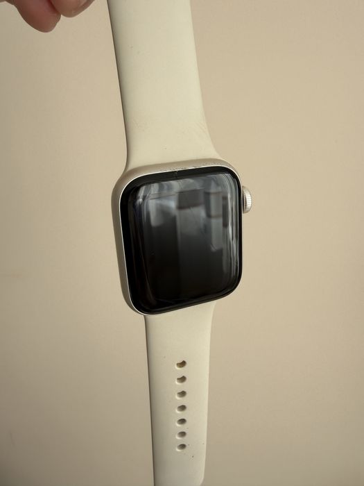 Apple Watch SE 2gen 40mm + новий ремінець в подарунок