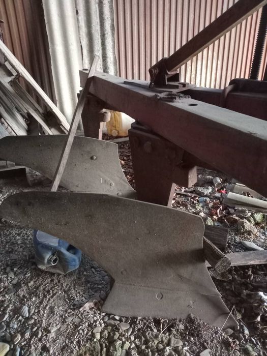 Плуг сільсько господарський