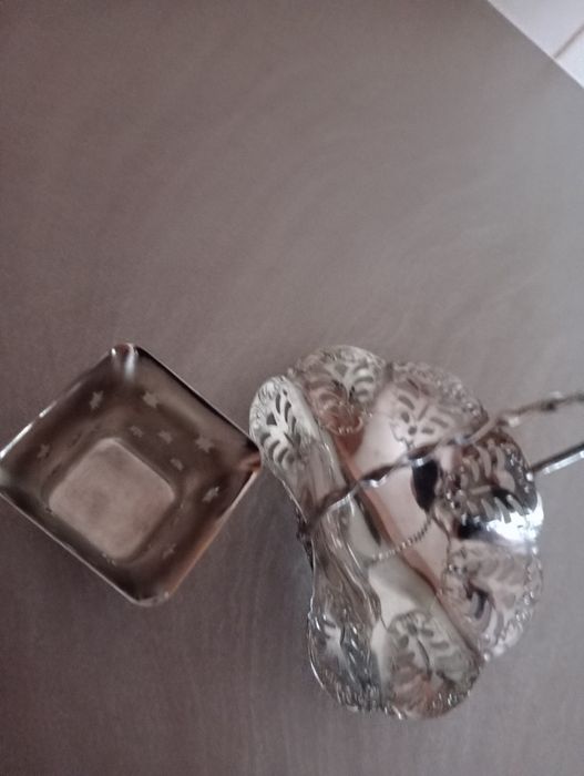 Srebrny koszyczek i lampion