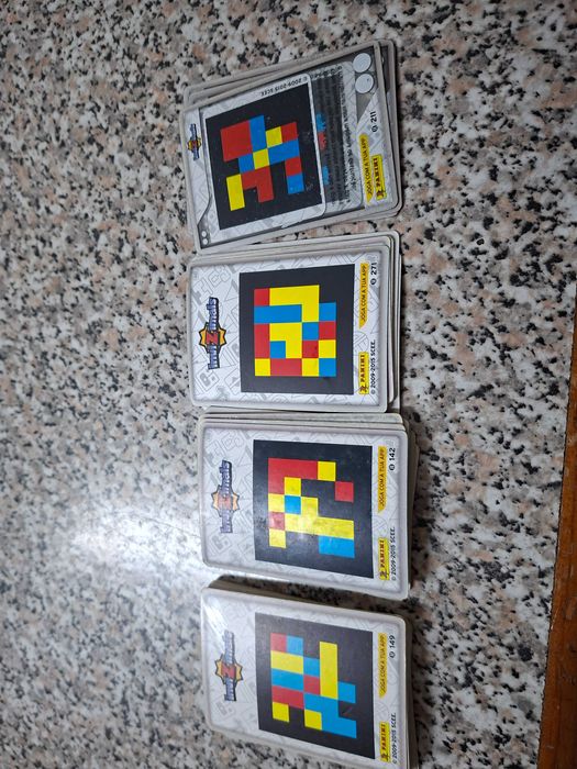 Cartas panini inviZimals