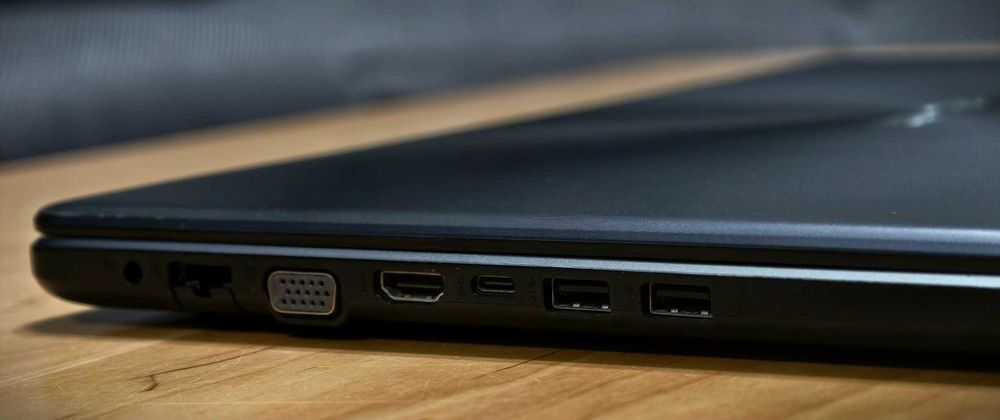 Laptop ASUS 15'6", i5-7200U, 16GB RAM, 256GB + 1TB, torba gratis!