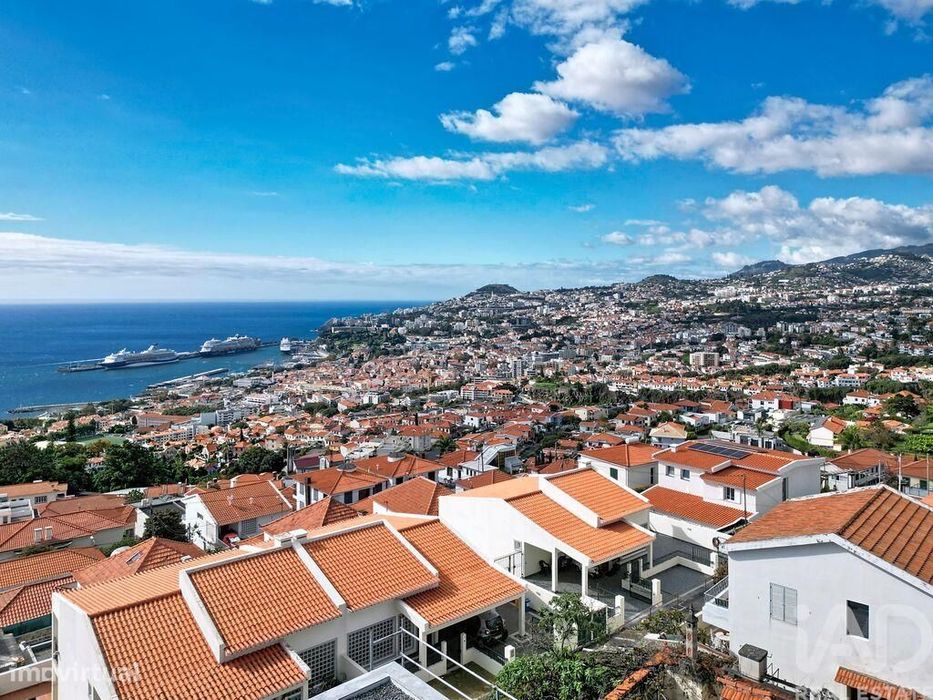 Apartamento T2 em Funchal (Santa Maria Maior) de 130,00 m2