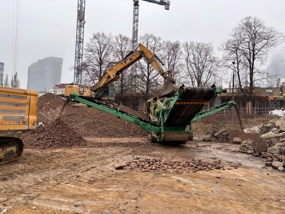 Usługi Wynajem Kruszarka/Przesiewacz wibracyjny Kruszenie Betonu Gruzu