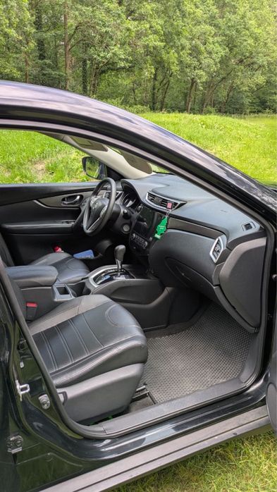 Продам автомобіль Nissan Rogue 2016 року