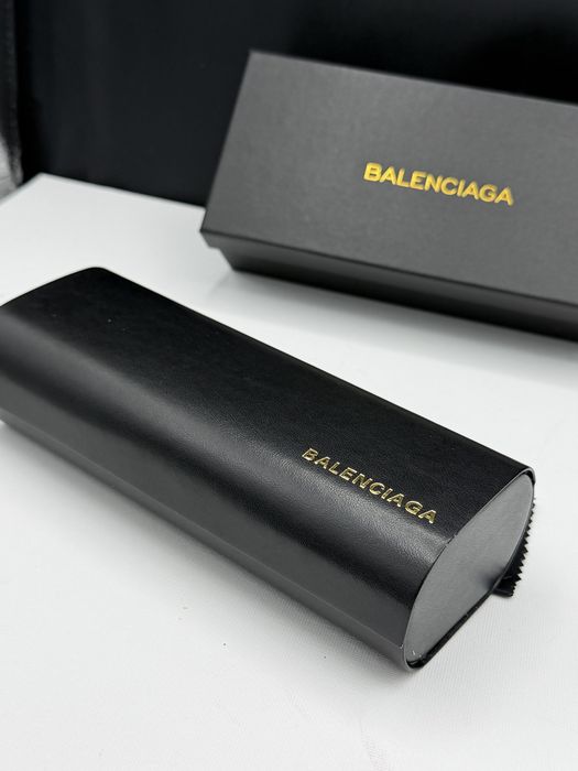Etui na okulary Belenciaga