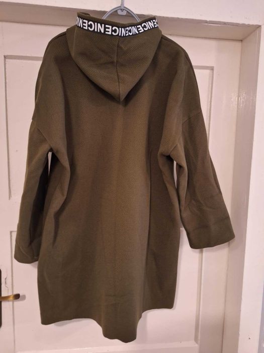 Płaszczyk z kapturem . Świetny. Khaki. 124 biust.