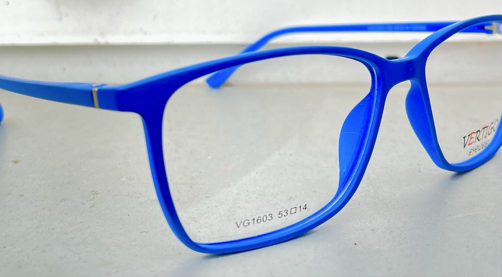 Eleganckie oprawki  VERTIGO Eyewear – wybierz swój idealny model!