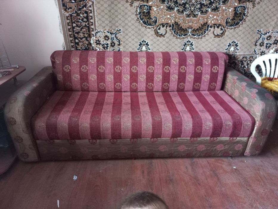 Продам диван у хорошому стані