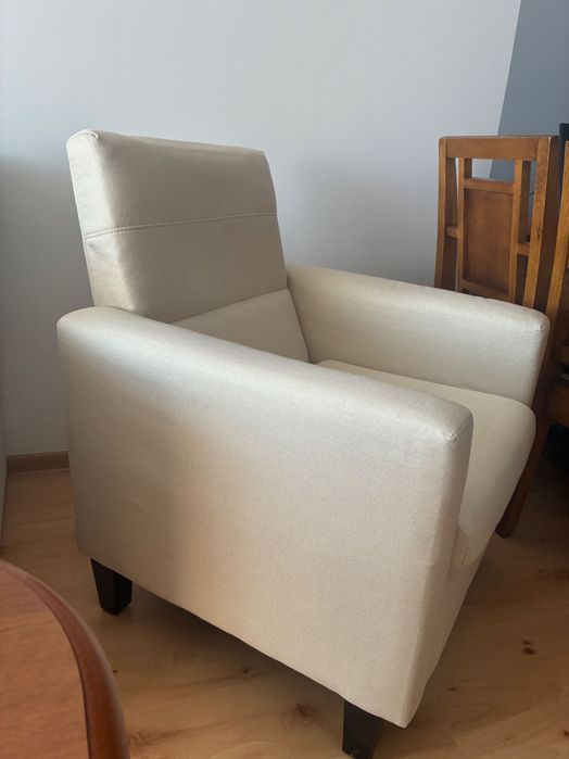 Fotel kremowy. Polecam