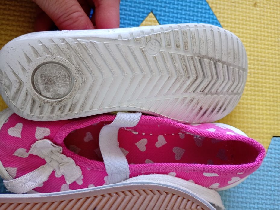 Trampki białe 25/26 i różowe w serduszka 27 Primark