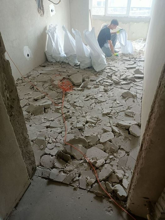 Демонтаж стяжки штукатурки