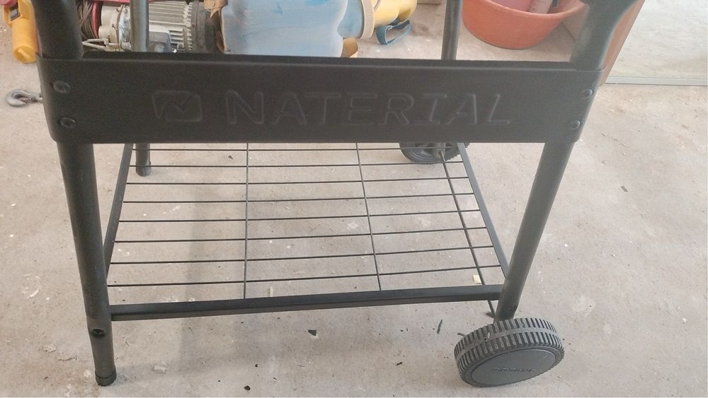 Grelhador Naterial a carvão – 130 €