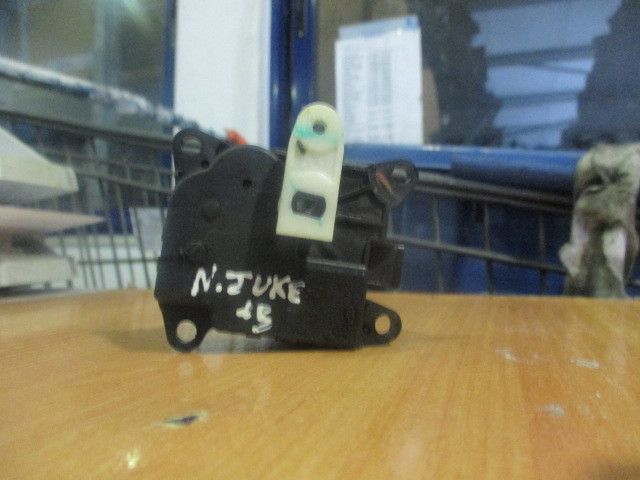 Motor da comporta da sofagem NISSAN Juke (F15)